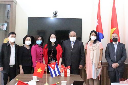 Tăng cường quảng bá sách lý luận chính trị đến với bạn đọc Cuba và các nước Mỹ Latinh