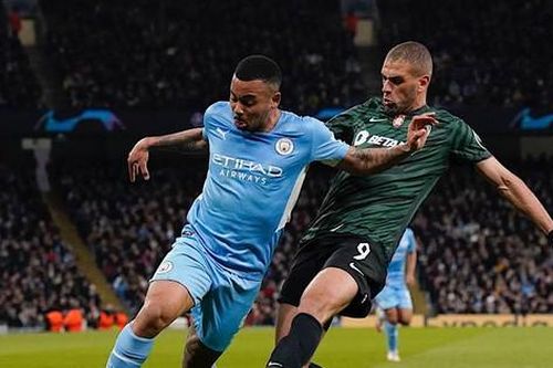 Man City bất lực trước đối thủ bé tí hon