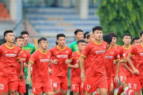 Thầy Park trao quyền HLV trưởng U23 Việt Nam cho 'cánh tay phải đắc lực' Lee Young-Jin