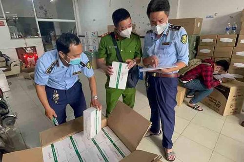 Phá đường dây mua bán kit test và thuốc điều trị Covid cực lớn ở TP.HCM