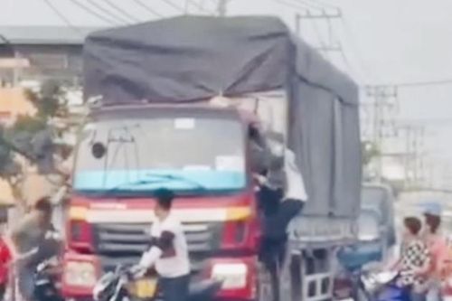 5 nghi phạm vác rựa 'chém dằn mặt' tài xế đã bị bắt