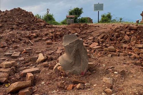 Dự án tu bổ di tích Tháp Bánh Ít: Phát hiện hiện vật, vì sao không tiến hành khai quật?