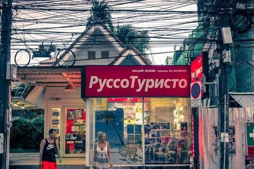 Khủng hoảng Nga-Ukraine: Hàng nghìn người Nga ở Thái Lan bị mắc kẹt lệnh trừng phạt