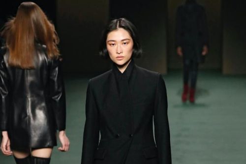 Hermès tươi mới và trẻ trung trong bộ sưu tập Thu Đông 2022