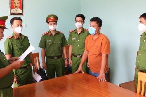 Bắt Giám đốc Công ty buôn lậu hàng nghìn tấn hạt điều