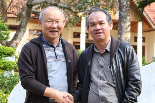 HLV Park Hang-seo đi xem HAGL đấu CLB Viettel