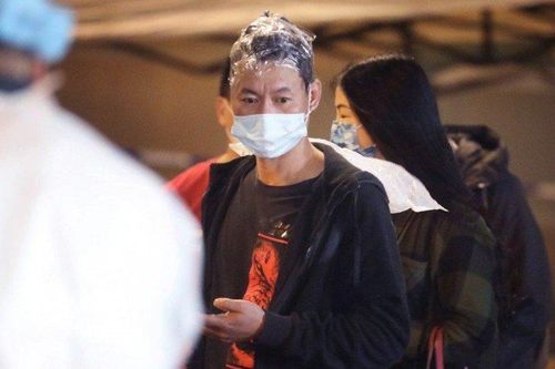 Dân Hong Kong lại đổ xô đi cắt tóc