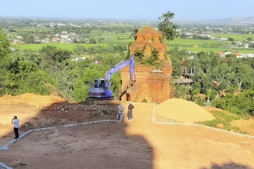 Tu bổ, tôn tạo di tích tháp Bánh Ít (Bình Định): Bài 2: Cần làm rõ trách nhiệm của các bên