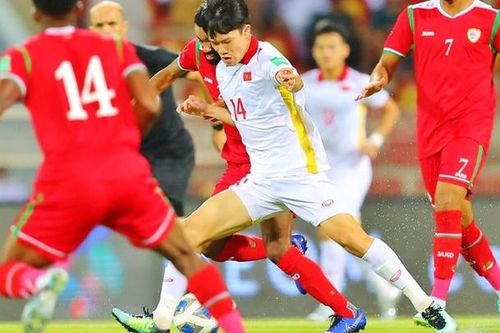 Tin cực vui với cổ động viên Việt Nam, đội tuyển có thêm nhân tố 'lạ'