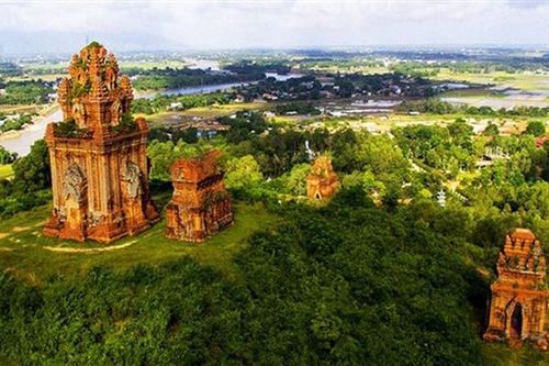 Nỗi lo phá nát di sản tháp Bánh Ít