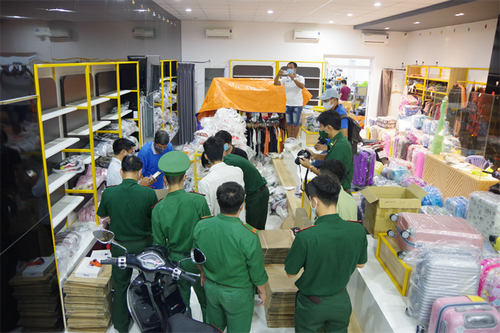Tiêu hủy 4.532 sản phẩm hàng hóa không rõ nguồn gốc, xuất xứ