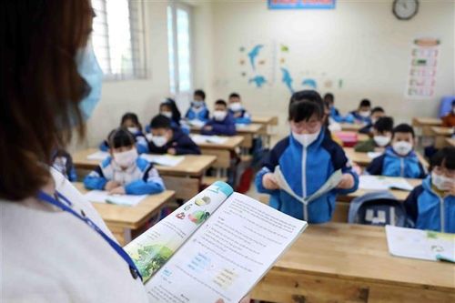 Từ đại dịch tới bệnh đặc hữu: Việt Nam sống chung an toàn với COVID-19