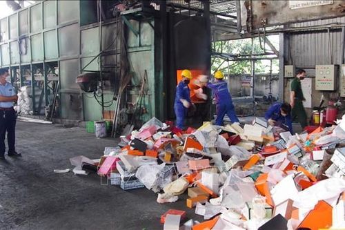Bà Rịa-Vũng Tàu tiêu hủy hơn 4.500 hàng hóa không rõ nguồn gốc