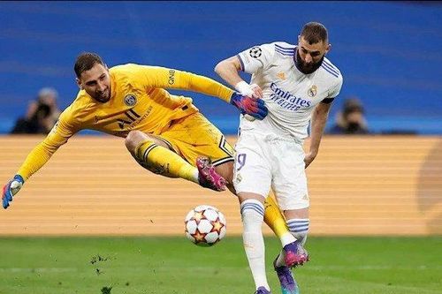 Neymar và Donnarumma suýt tẩn nhau trong phòng thay đồ