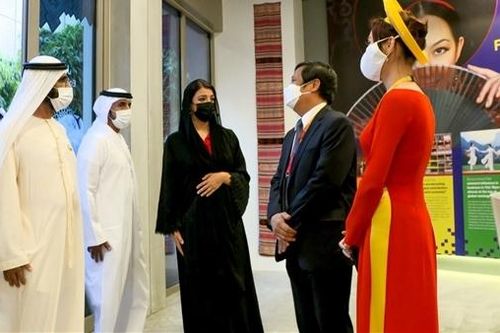 Quốc vương Dubai, Thủ tướng UAE ấn tượng khi thăm Nhà Triển lãm Việt Nam