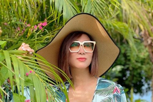 Sắc vóc gợi cảm khó rời mắt của MC Nguyễn Cao Kỳ Duyên tuổi U60