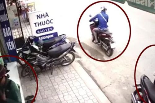 Sinh viên tốt bụng nhiệt tình chỉ đường, gặp đúng nhóm dàn cảnh trộm xe