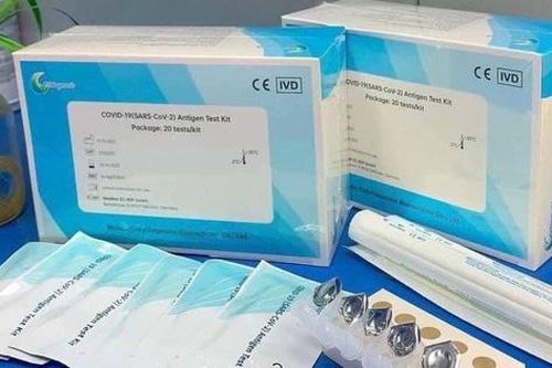 Thị trường kit test bất ngờ hạ giá giữa đỉnh dịch, dân buôn ôm hàng méo mặt vì lỗ