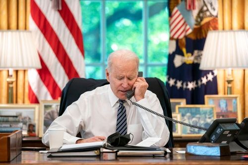 Ông Biden điện đàm dài nhất với ông Zelensky từ khi chiến sự nổ ra