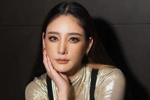 Gia đình hoãn lễ hỏa táng nữ diễn viên 'Chiếc lá cuốn bay'