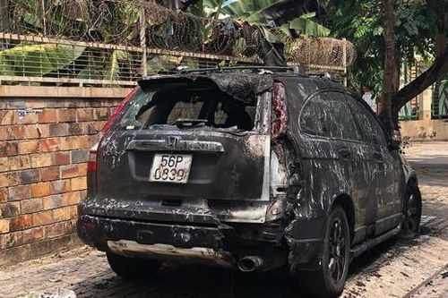 TP Hồ Chí Minh: 3 xe ô tô bị đốt cháy trong đêm