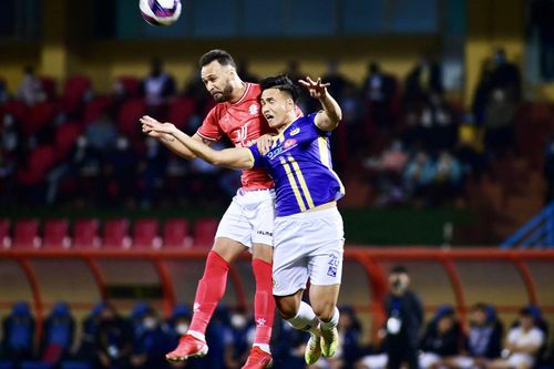 Thi đấu thiếu người, Hà Nội hòa TP Hồ Chí Minh ở trận ra quân V-League