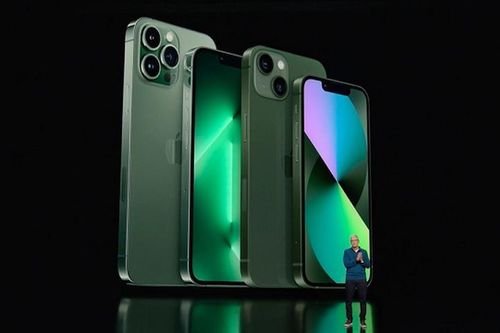 Samsung 'nhận gạch đá' vì chế nhạo iPhone 13 màu xanh lá của Apple