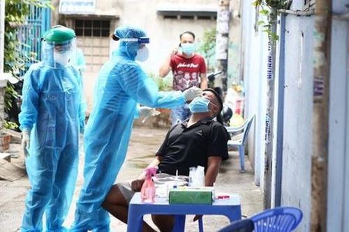 Chuyên gia hướng dẫn chi tiết điều trị người mắc Covid-19 tại nhà