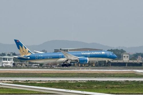 Tiếp tục tổ chức nhiều chuyến bay đưa công dân Việt Nam sơ tán khỏi Ukraine về nước