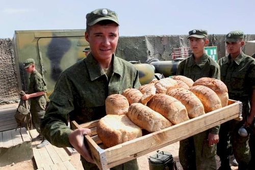 '6 tấn bánh mì 1 ngày, phòng tắm 30 lính 1 giờ' - QĐ Nga hé lộ năng lực hậu cần ở Ukraine