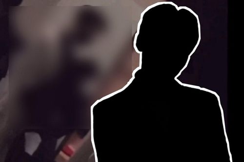 Nam ca sĩ bị lên án vì đụng chạm thân mật với nhân viên nữ giữa 'thanh thiên bạch nhật'