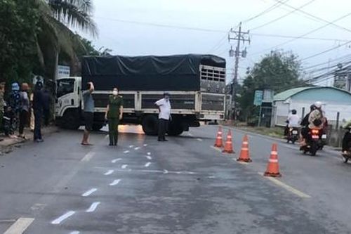 Tiền Giang: Xe tải va chạm xe tay ga trên QL50, một thanh niên tử vong
