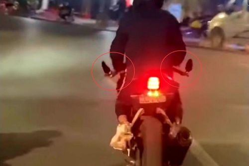Thả hai tay khi điều khiển xe phân khối lớn, xuất trình bằng lái… mua trên mạng xã hội