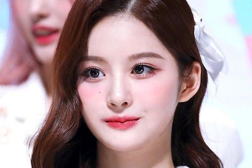 Cô gái 10X được gọi là thần tiên tỷ tỷ thế hệ mới