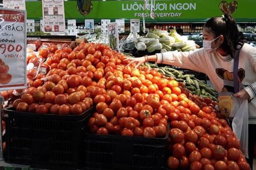 Áp lực tăng giá hàng hóa sau khi giá xăng dầu leo thang