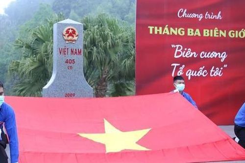Lễ chào cờ thiêng liêng nơi phên dậu Tổ quốc