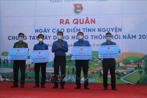 Tuổi trẻ Quảng Ngãi ra quân Ngày cao điểm tình nguyện chung tay xây dựng nông thôn mới
