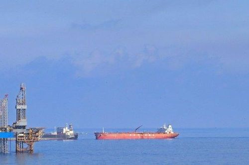 Giá dầu leo thang, doanh nghiệp dầu khí trong nước có gặp khó?