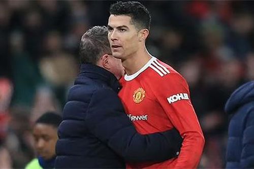 Rangnick: 'Có lẽ tuần nào Ronaldo cũng nên về Bồ Đào Nha'
