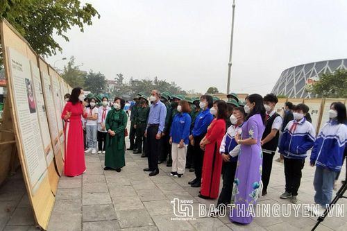 Điện Biên: Khai mạc Triển lãm 'Theo dấu chân Đại tướng'
