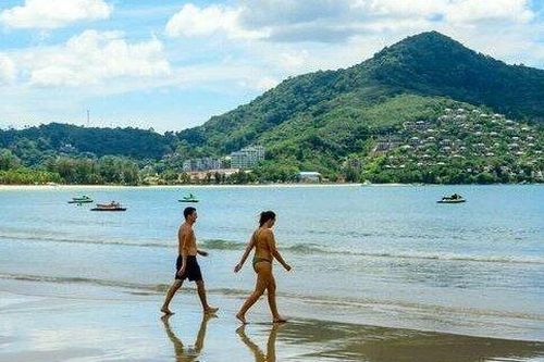 Du khách Nga chật vật ở nhiều nước