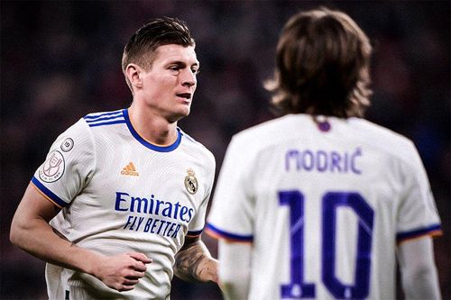 Người được chọn thay thế Kroos và Modric ở Real