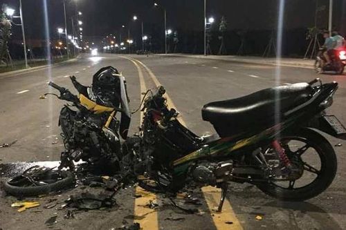 Phú Thọ: Hai xe máy va chạm khiến 2 người tử vong