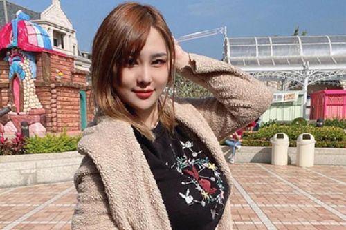 Mỹ nhân mặc gợi cảm khoe vòng 1 khiến người nhìn 'ná thở'