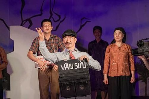 Hết F0, NSƯT Xuân Bắc đưa 'Bệnh sĩ' đi lưu diễn