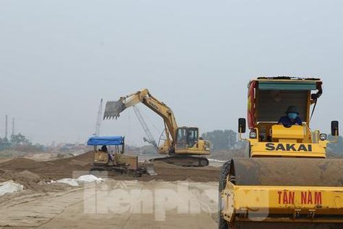 Lãnh đạo các huyện nói gì về việc chậm giải phóng mặt bằng cao tốc Bắc – Nam?