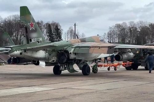 Cường kích Su-25 Nga hạ cánh an toàn dù trúng tên lửa của Ukraine