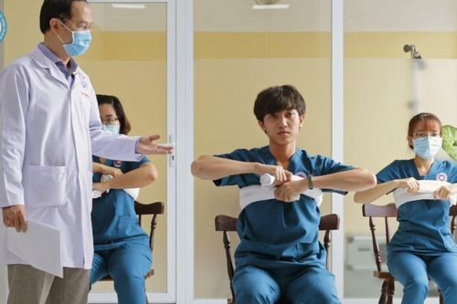 Lo hậu COVID-19, nhiều gia đình sẵn sàng chi tiền triệu để chữa bệnh cho F0