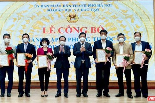 Sở Giáo dục và Đào tạo Hà Nội công bố bổ nhiệm, điều động hàng loạt cán bộ