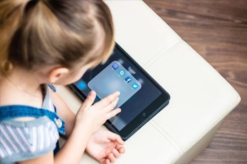 Độ tuổi nào phù hợp cho trẻ em sử dụng mạng xã hội?